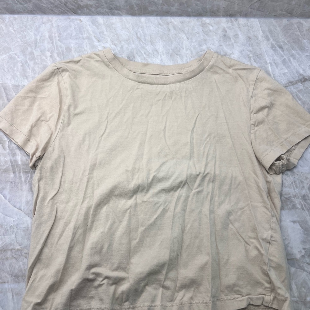 Universal Thread Cream Short Sleeve Tee